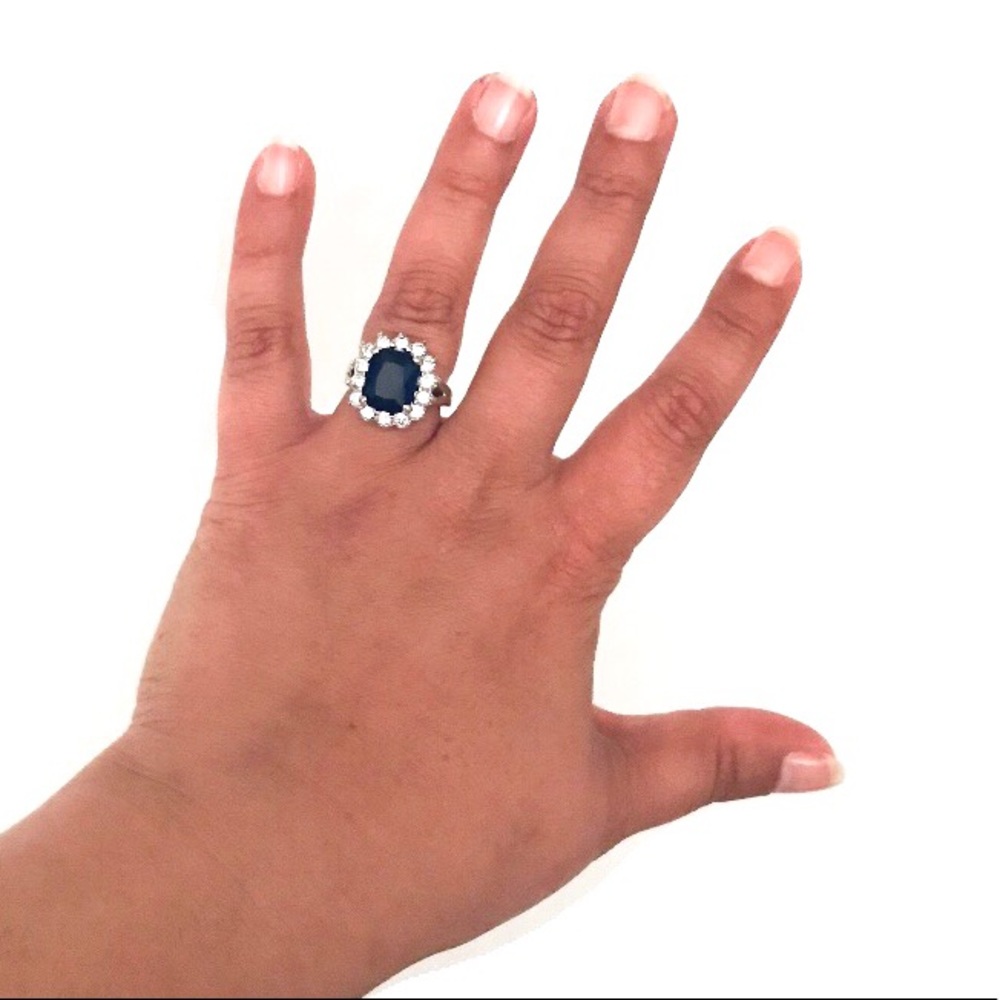 Gorgeous Sapphire Halo Costume Jewelry  Ring NWOT
